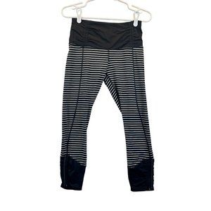 Lululemon Womens Size 4 Runday Parallel Black White Striped Capri Calf Zip Gym